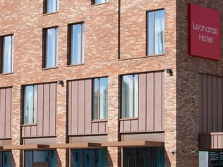 Wb Leonardo Hotel